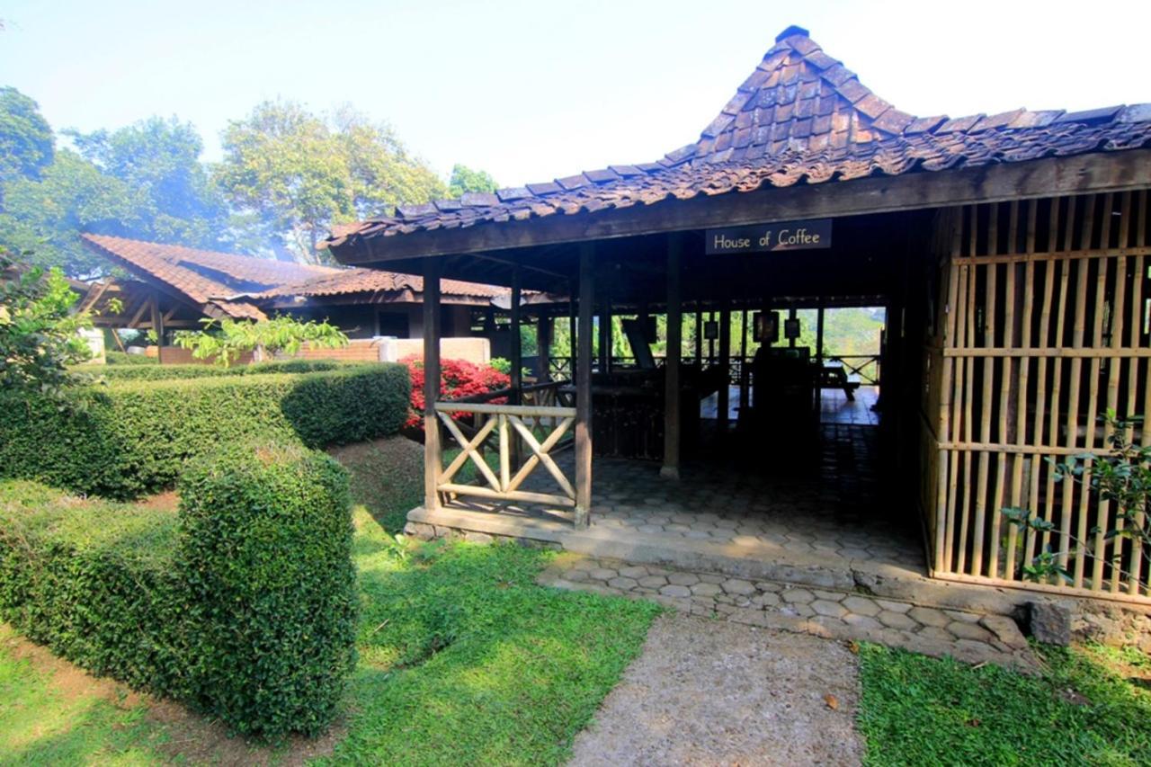 Mesastila Resort And Spa Magelang Extérieur photo