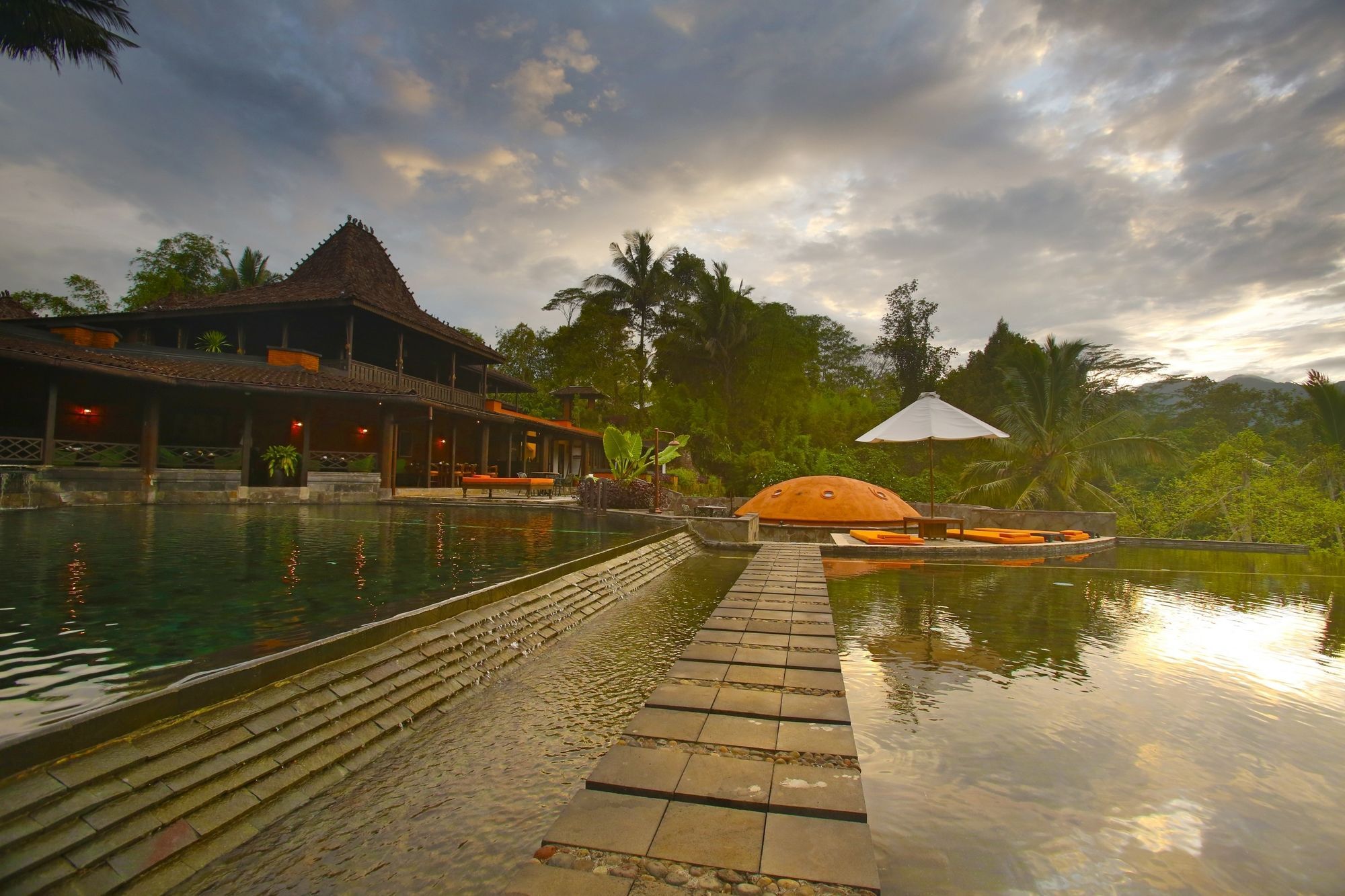 Mesastila Resort And Spa Magelang Extérieur photo